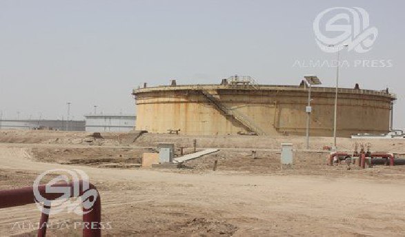 بغداد تسعى للحفاظ على معدل صادراتها النفطية وتتفاوض لتطوير حقول جنوبية وإنشاء مصفى